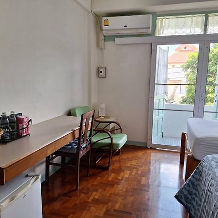The Commonroom Cnx Чиангмай Екстериор снимка