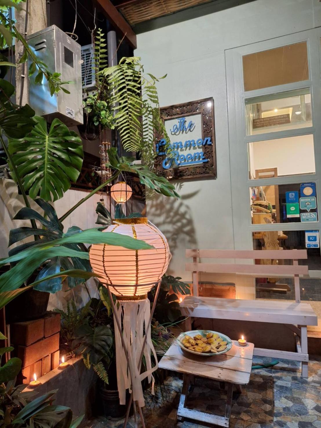 The Commonroom Cnx Чиангмай Екстериор снимка